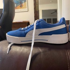 PUMA Soft Foam Optimal Comfort Blue/Wt Stripe Sneaker Women's Size 8.5